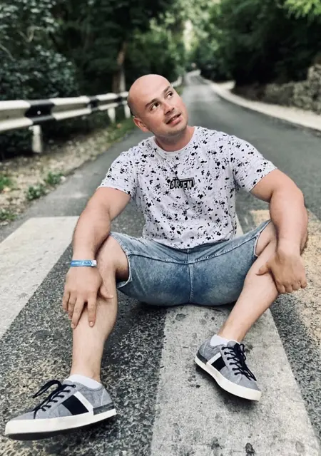 Кирилл из Москвы, мне 38, познакомлюсь без обязательств