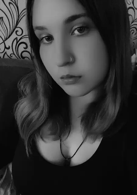 Я Яна, 18, из Барнаула, ищу знакомство для общения