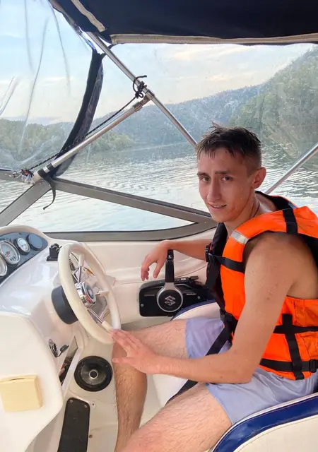 Антон из Елабуги, ищу на сайте знакомства без обязательств