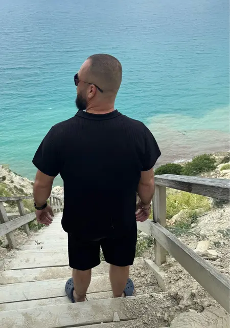 Артем из Анапы, ищу на сайте приятное времяпровождение