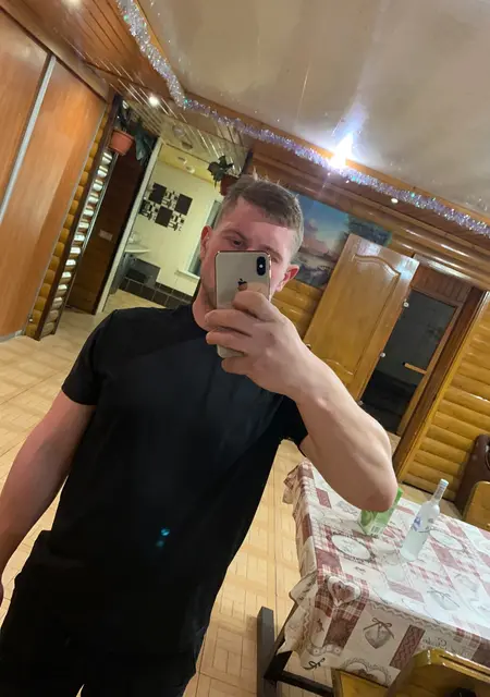 Я Артём, 26, знакомлюсь без обязательств в Ефремове