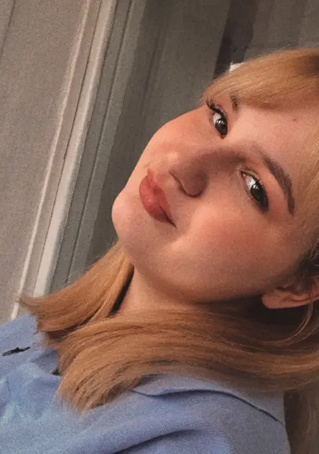 Я Виктория, 19, знакомлюсь для постоянных отношений в Саратове