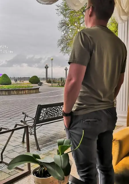 Egor из Азова, ищу на сайте знакомства на одну ночь