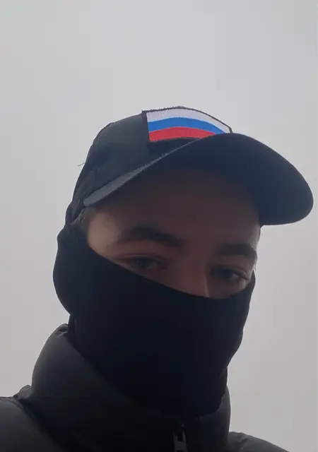 Я Саня, 18, из Рязани, ищу знакомство для совместных путешествий