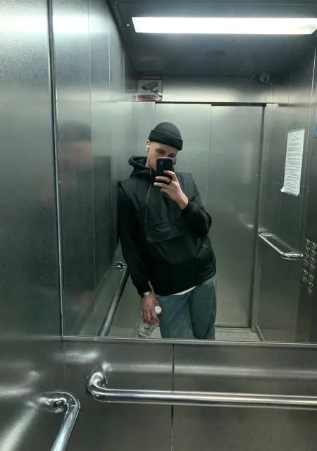 Я Алексей, 21, из Череповца, ищу знакомство для открытые отношения