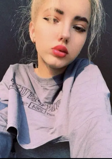 Эвелина из Хабаровска, мне 20, познакомлюсь на одну ночь