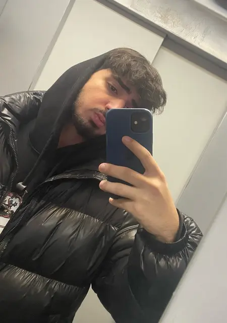 Роберт из Жуковского, мне 18, познакомлюсь на одну ночь