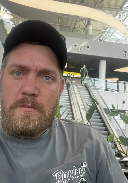 Эдик из Хабаровска, мне 38, познакомлюсь для дружбы