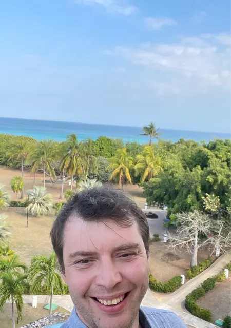 Александр из Екатеринбурга, мне 40, познакомлюсь на одну ночь