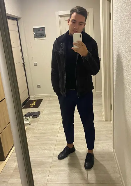 Я Михаил, 25, из Севастополя, ищу знакомства без обязательств