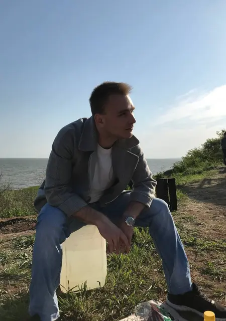 Vladimir из Новочеркасска, мне 25, познакомлюсь для приятного времяпровождения