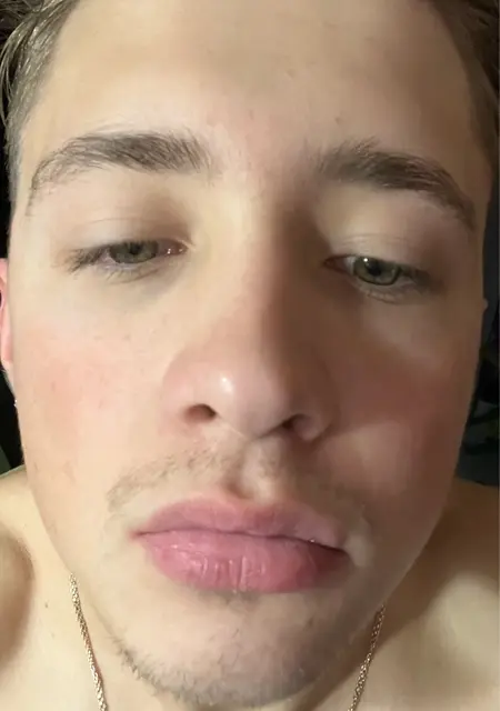 Я Илья, 21, из Тулы, ищу знакомства на одну ночь