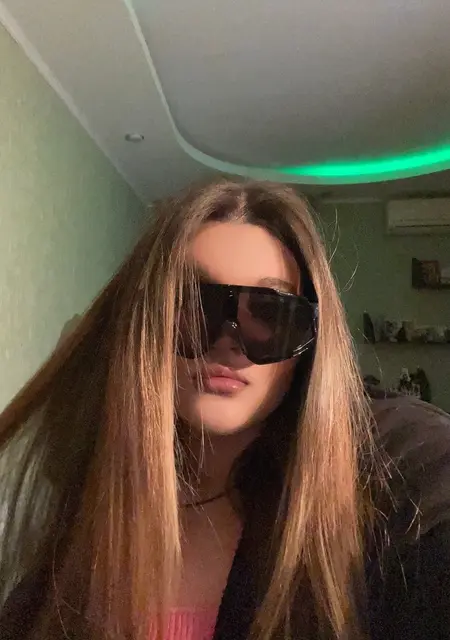 Я Александра, 18, из Ростова-на-Дону, ищу знакомство для общения