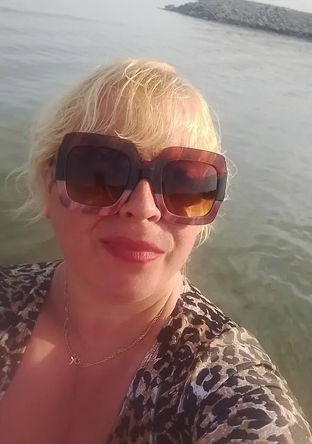 Марта из Каспийска, ищу на сайте постоянные отношения