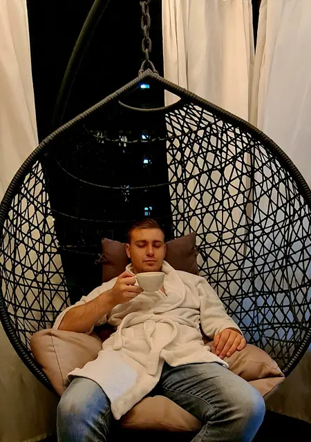 Артем из Балашова, ищу на сайте знакомства на одну ночь