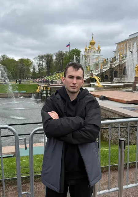 Я Макс, 21, из Пскова, ищу знакомства без обязательств