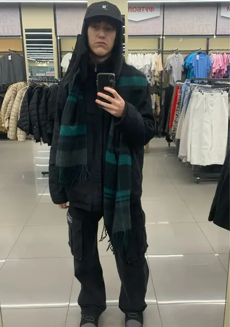 Я Дмитрий, 19, из Ульяновска, ищу знакомства без обязательств