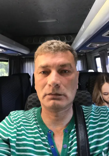 Я Михаил, 55, из Старого Оскола, ищу знакомство для приятного времяпровождения