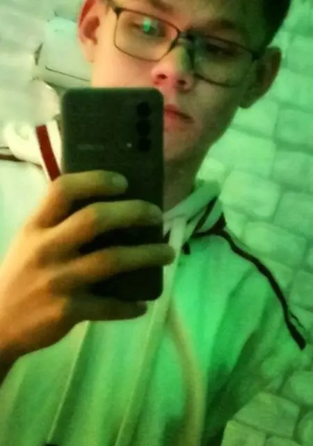 Я Вова, 18, знакомлюсь на одну ночь в Орске