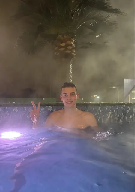 Я Артем, 22, знакомлюсь без обязательств в Долгопрудном