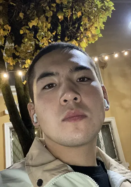 Я Алмас, 20, из Смоленска, ищу знакомства без обязательств