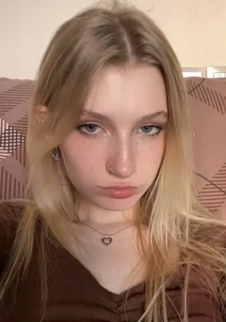 Я Ксюша, 19, из Читы, ищу знакомство для вирта