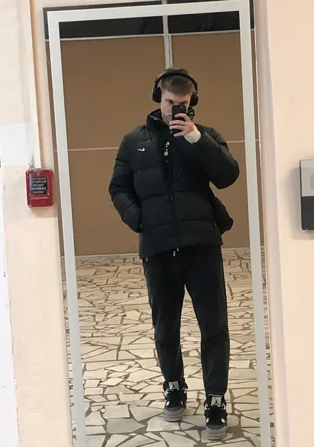 Я Богдан, 18, знакомлюсь на одну ночь в Нижнекамске