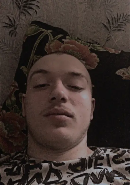 Я Илья, 20, знакомлюсь без обязательств в Кашире