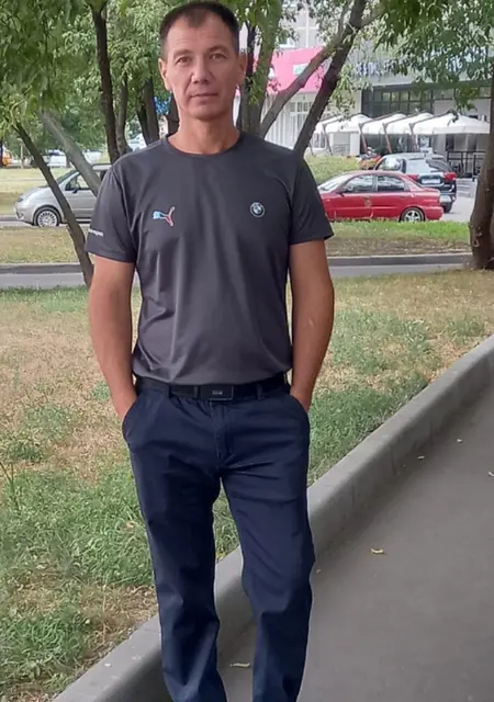 Я Олег, 48, из Твери, ищу знакомство для приятного времяпровождения