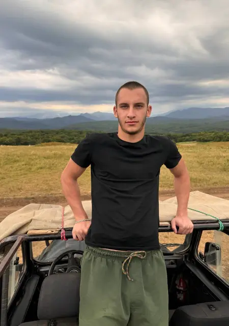 Я Артём, 20, знакомлюсь без обязательств в Ставрополе