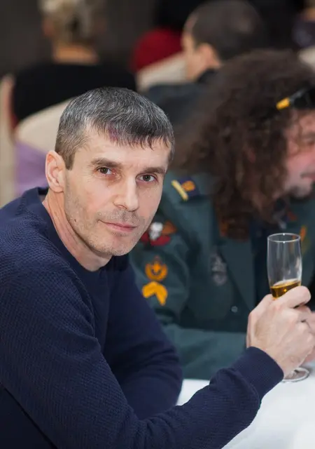 Магомед из Красногорска, мне 48, познакомлюсь на одну ночь