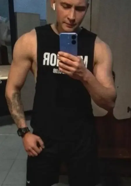 Я Vyacheslav, 28, из Березников, ищу знакомство для вирта