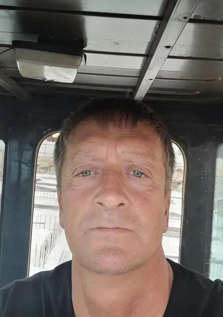 Сергей из Холмска, мне 54, познакомлюсь для дружбы