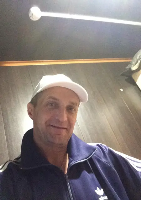 Алекс из Ачинска, ищу на сайте знакомства на одну ночь