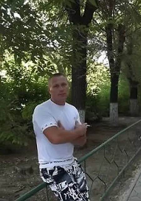 Hjvfy из Киришей, мне 50, познакомлюсь на одну ночь