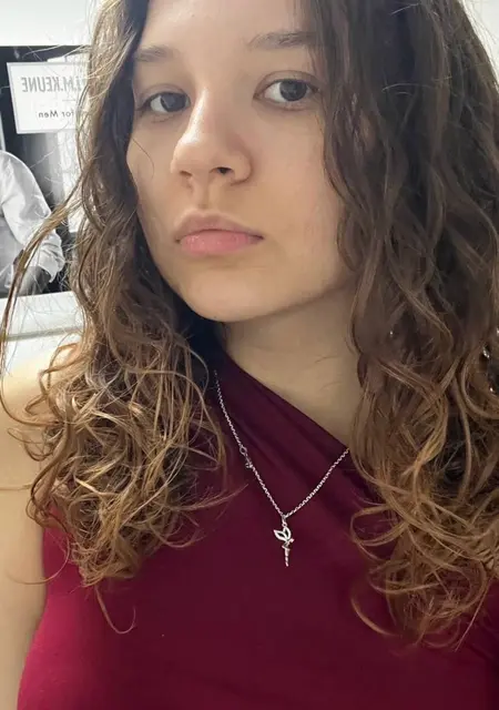 Диана из Казани, мне 19, познакомлюсь без обязательств