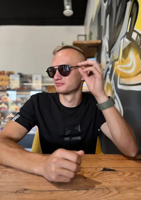 Andrey из Славянска-на-Кубани, мне 24, познакомлюсь на одну ночь