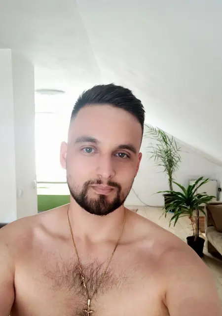 Я Андрей, 29 років з Луцька, шукаю знайомства без зобов'язань