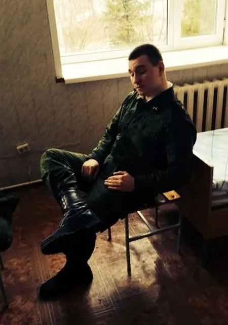 Я Виталий, 30, из Смоленска, ищу знакомства без обязательств