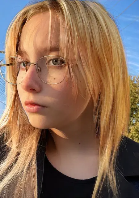 Я Лиза, 20, из Нижнего Новгорода, ищу знакомства на одну ночь