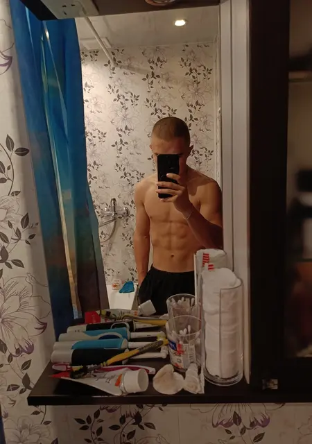 Я Никита, 20, из Златоуста, ищу знакомства без обязательств