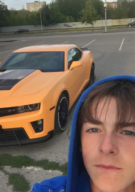 Я Matvey, 18, из Тольятти, ищу знакомство для вирта