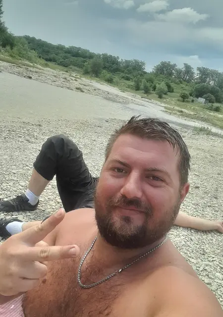 Андрей из Пятигорска, ищу на сайте приятное времяпровождение