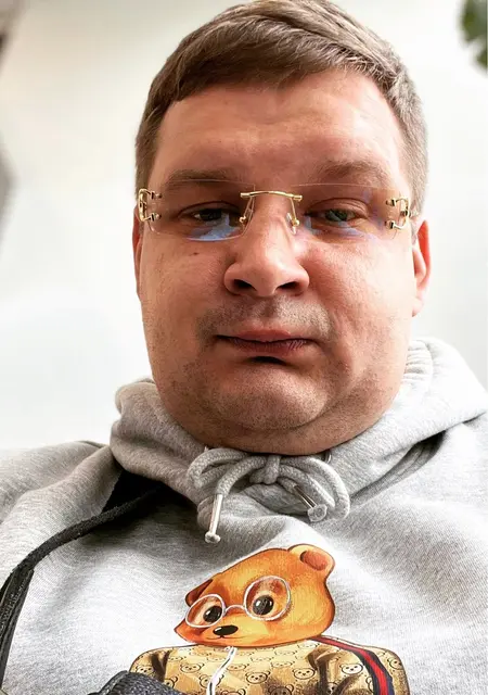 Dennis из Москвы, мне 33, познакомлюсь для общения