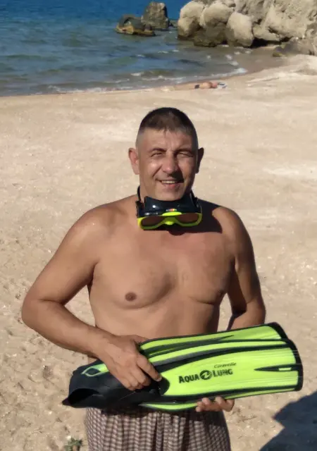 Марик из Керчи, мне 49, познакомлюсь без обязательств