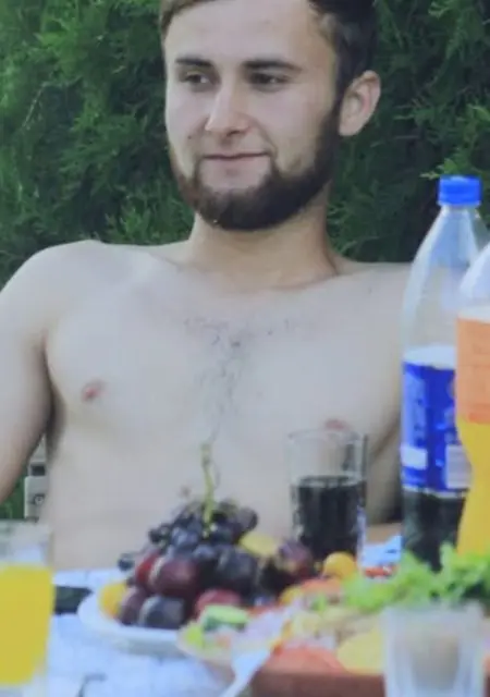 Я Алишер, 21, из Перми, ищу знакомства без обязательств