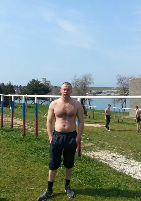 Я Vitalya, 39, из Миллерова, ищу знакомство для приятного времяпровождения