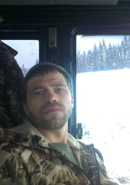 Я Саша, 41, из Гремячинска, ищу знакомства на одну ночь