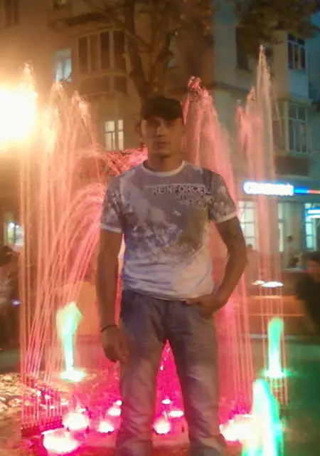 Тимур из Туапсе, ищу на сайте знакомства на одну ночь