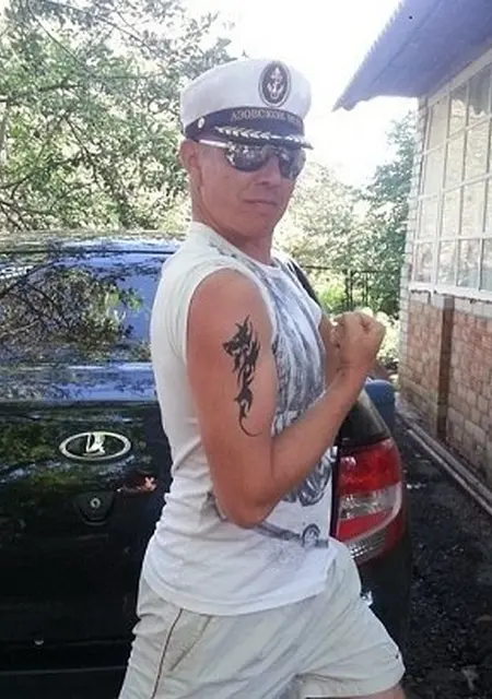 Alex из Гатчины, мне 38, познакомлюсь для приятного времяпровождения